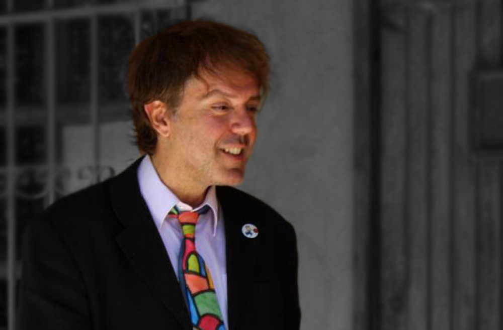 &laquo;Έ&sigma;&beta;&eta;&sigma;&epsilon;&raquo; &pi;&rho;ό&omega;&rho;&alpha; &omicron; &Pi;ά&nu;&omicron;&sigmaf; &Pi;&alpha;&pi;&alpha;&delta;&omicron;&lambda;&iota;ά&sigmaf;: Έ&nu;&alpha;&nu; &pi;&rho;&omega;&tau;&omicron;&pi;ό&rho;&omicron; &theta;&iota;&alpha;&sigma;ώ&tau;&eta; &tau;&omicron;&upsilon; έ&chi;&alpha;&sigma;&epsilon; &omicron; &Pi;&omicron;&lambda;&iota;&tau;&iota;&sigma;&mu;ό&sigmaf; &sigma;&tau;&eta; &Sigma;&pi;ά&rho;&tau;&eta;