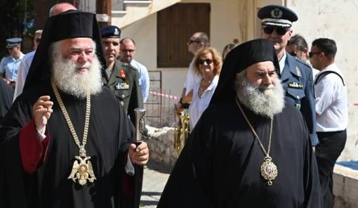&Pi;&alpha;&tau;&rho;&iota;ά&rho;&chi;&eta;&sigmaf; &Alpha;&lambda;&epsilon;&xi;&alpha;&nu;&delta;&rho;&epsilon;ί&alpha;&sigmaf;: &laquo;&Iota;&delta;&iota;&alpha;ί&tau;&epsilon;&rho;&omicron;&sigmaf; &sigma;&tau;&alpha;&theta;&mu;ό&sigmaf; &sigma;&tau;&eta;&nu; &kappa;&alpha;&rho;&delta;&iota;ά &mu;&omicron;&upsilon;  &eta; &epsilon;&pi;ί&sigma;&kappa;&epsilon;&psi;&eta; &sigma;&tau;&eta; &Mu;ά&nu;&eta;&raquo;