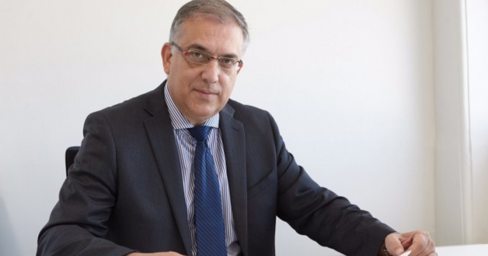 &Theta;&epsilon;&omicron;&delta;&omega;&rho;&iota;&kappa;ά&kappa;&omicron;&sigmaf; &gamma;&iota;&alpha; &tau;&eta; &nu;ί&kappa;&eta; &tau;&eta;&sigmaf; &Nu;&Delta; &tau;&omicron; 2019: &laquo;&Pi;&rho;ά&xi;&eta; &mu;&iota;&alpha; &mu;&epsilon;&gamma;ά&lambda;&eta; &pi;&omicron;&lambda;&iota;&tau;&iota;&kappa;ή &alpha;&lambda;&lambda;&alpha;&gamma;ή&raquo;