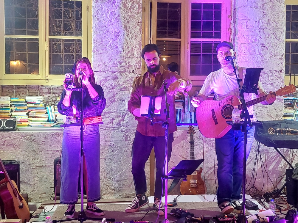 Ό&lambda;&eta; &eta; &Sigma;&pi;ά&rho;&tau;&eta; έ&nu;&alpha; &tau;&rho;&alpha;&gamma;&omicron;ύ&delta;&iota; &gamma;&iota;&alpha; &tau;&eta;&nu; &Tau;&rho;&iota;&alpha;&nu;&tau;&alpha;&phi;&upsilon;&lambda;&lambda;έ&nu;&iota;&alpha;