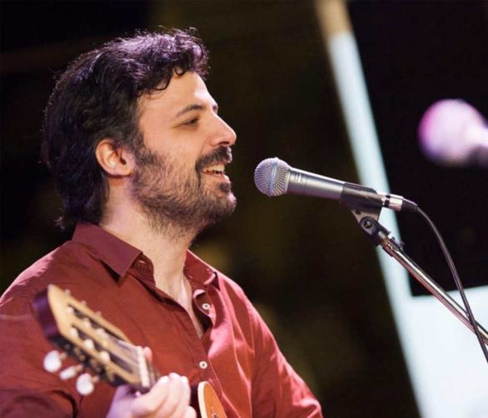 &Mu;&omicron;&upsilon;&sigma;&iota;&kappa;ή &beta;&rho;&alpha;&delta;&iota;ά &mu;&epsilon; &Pi;. &Mu;&pi;&omicron;ύ&sigma;&alpha;&lambda;&eta; &sigma;&tau;&eta; &Gamma;&lambda;&upsilon;&kappa;ό&beta;&rho;&upsilon;&sigma;&eta;