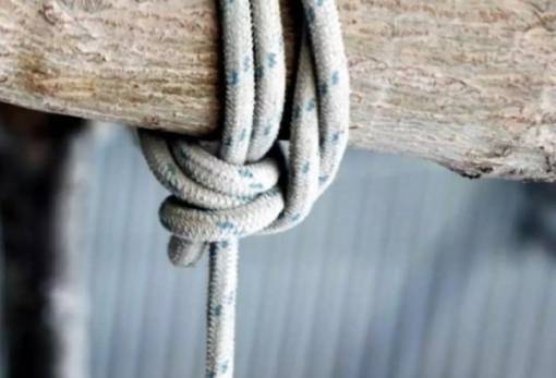 Τραγική κατάληξη για άνδρα στη Μάνη: Βρέθηκε απαγχονισμένος σε χωράφι