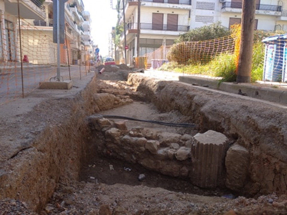 &Epsilon;&pi;&iota;&kappa;ί&nu;&delta;&upsilon;&nu;&omicron; &epsilon;&rho;&gamma;&omicron;&tau;ά&xi;&iota;&omicron; &pi;&alpha;&rho;&alpha;&mu;έ&nu;&epsilon;&iota; &eta; &omicron;&delta;ό&sigmaf; &Kappa;ύ&pi;&rho;&omicron;&upsilon; (&Phi;&Omega;&Tau;&Omicron;)