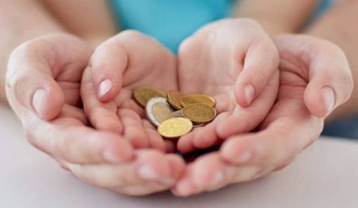 &Pi;&omicron;&iota;&alpha; &epsilon;&pi;&iota;&delta;ό&mu;&alpha;&tau;&alpha; &pi;&lambda;&eta;&rho;ώ&nu;&omicron;&nu;&tau;&alpha;&iota; &sigma;ή&mu;&epsilon;&rho;&alpha; &Pi;&alpha;&rho;&alpha;&sigma;&kappa;&epsilon;&upsilon;ή