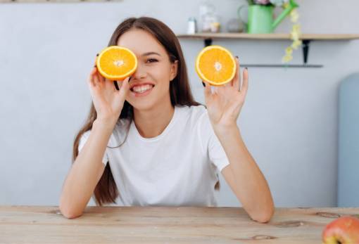 5 σημάδια που «φωνάζουν» ότι σου λείπει η βιταμίνη D