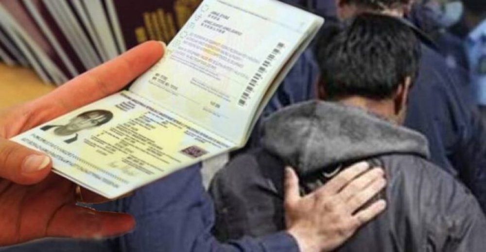 &Mu;&epsilon; &pi;&lambda;&alpha;&sigma;&tau;ά έ&gamma;&gamma;&rho;&alpha;&phi;&alpha; &kappa;&upsilon;&kappa;&lambda;&omicron;&phi;&omicron;&rho;&omicron;ύ&sigma;&epsilon; &alpha;&lambda;&lambda;&omicron;&delta;&alpha;&pi;ό&sigmaf; &sigma;&tau;&eta; &Sigma;&pi;ά&rho;&tau;&eta;