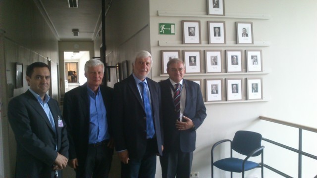  &Sigma;&tau;&eta;&nu; &Pi;&epsilon;&rho;&iota;&phi;έ&rho;&epsilon;&iota;&alpha; &tau;&omicron; &pi;&alpha;&rho;ά&rho;&tau;&eta;&mu;&alpha; &tau;&omicron;&upsilon; Von Karman Institute