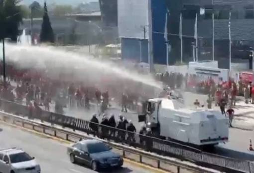 Η Ελλάς είναι ένα απέραντο ευχολόγιο