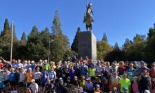 &laquo;&Delta;&rho;ό&mu;&omicron;&sigmaf; &Alpha;&theta;&alpha;&nu;ά&tau;&omega;&nu;&raquo; &sigma;&tau;&eta; &gamma;&eta; &tau;&omega;&nu; &eta;&rho;ώ&omega;&nu; &tau;&eta;&sigmaf; &Pi;&epsilon;&lambda;&omicron;&pi;&omicron;&nu;&nu;ή&sigma;&omicron;&upsilon;
