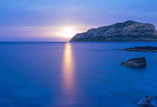 «Από Πανσέληνο σε Πανσέληνο» στη Μονεμβασιά: Ένα πρωτότυπο φωτογραφικό οδοιπορικό