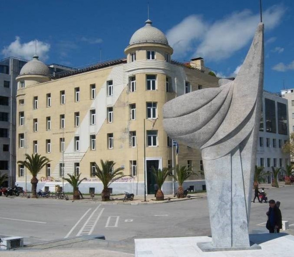 &laquo;&Gamma;&iota;&alpha;&tau;ί &nu;&alpha; &epsilon;&pi;&iota;&lambda;έ&xi;&omega; &tau;&omicron; &Pi;&alpha;&nu;&epsilon;&pi;&iota;&sigma;&tau;ή&mu;&iota;&omicron; &Theta;&epsilon;&sigma;&sigma;&alpha;&lambda;ί&alpha;&sigmaf;&raquo;