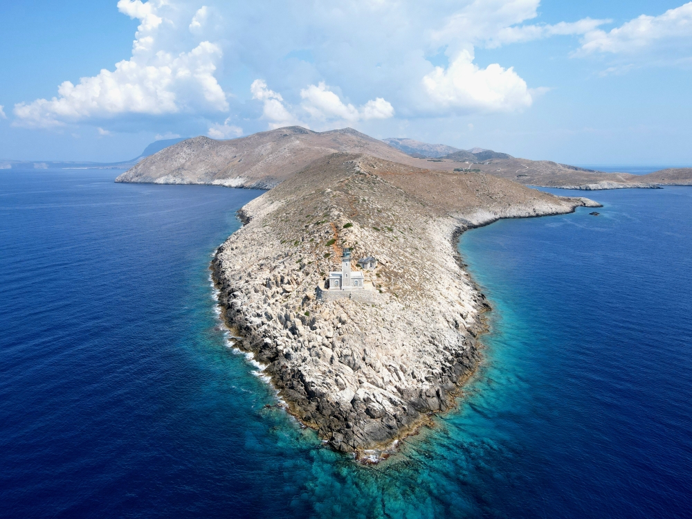 &Tau;&alpha;ί&nu;&alpha;&rho;&omicron;: &Tau;&omicron; &nu;&omicron;&tau;&iota;ό&tau;&epsilon;&rho;&omicron; ά&kappa;&rho;&omicron; &tau;&eta;&sigmaf; &eta;&pi;&epsilon;&iota;&rho;&omega;&tau;&iota;&kappa;ή&sigmaf; &Epsilon;&upsilon;&rho;ώ&pi;&eta;&sigmaf; &alpha;&pi;ό &psi;&eta;&lambda;ά