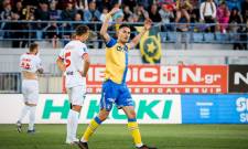 &Pi;&alpha;&rho;έ&mu;&epsilon;&iota;&nu;&epsilon; &sigma;&tau;&eta; Super League &omicron; &Alpha;&sigma;&tau;έ&rho;&alpha;&sigmaf; &Tau;&rho;ί&pi;&omicron;&lambda;&eta;&sigmaf;