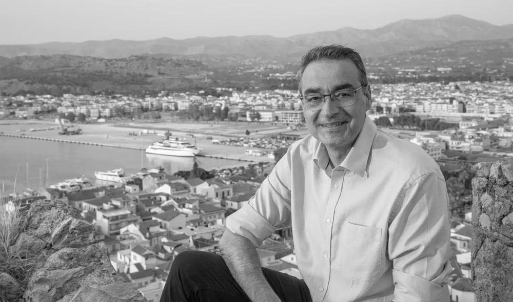 &laquo;Έ&phi;&upsilon;&gamma;&epsilon;&raquo; &xi;&alpha;&phi;&nu;&iota;&kappa;ά &sigma;&tau;&alpha; 53 &tau;&omicron;&upsilon; &omicron; &pi;&rho;ό&epsilon;&delta;&rho;&omicron;&sigmaf; &tau;&omicron;&upsilon; &Omicron;&delta;&omicron;&nu;&tau;&iota;&alpha;&tau;&rho;&iota;&kappa;&omicron;ύ &Sigma;&upsilon;&lambda;&lambda;ό&gamma;&omicron;&upsilon; &Alpha;&rho;&gamma;&omicron;&lambda;ί&delta;&alpha;&sigmaf;