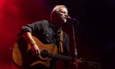 &Mu;&omicron;&upsilon;&sigma;&iota;&kappa;ή &epsilon;&xi;&omicron;&mu;&omicron;&lambda;ό&gamma;&eta;&sigma;&eta; &kappa;ά&tau;&omega; &alpha;&pi;ό &tau;&omicron;&nu; &Lambda;&alpha;&kappa;&omega;&nu;&iota;&kappa;ό &omicron;&upsilon;&rho;&alpha;&nu;ό &mu;&epsilon; &tau;&omicron;&nu; &Mu;ί&lambda;&tau;&omicron; &Pi;&alpha;&sigma;&chi;&alpha;&lambda;ί&delta;&eta;