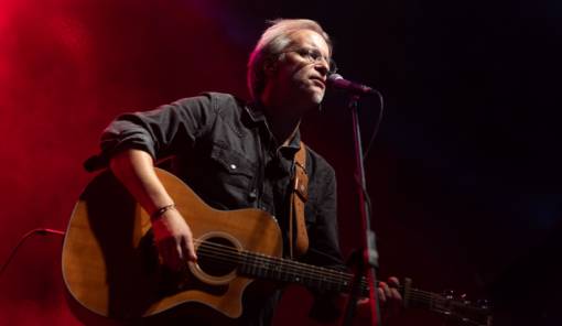 &Mu;&omicron;&upsilon;&sigma;&iota;&kappa;ή &epsilon;&xi;&omicron;&mu;&omicron;&lambda;ό&gamma;&eta;&sigma;&eta; &kappa;ά&tau;&omega; &alpha;&pi;ό &tau;&omicron;&nu; &Lambda;&alpha;&kappa;&omega;&nu;&iota;&kappa;ό &omicron;&upsilon;&rho;&alpha;&nu;ό &mu;&epsilon; &tau;&omicron;&nu; &Mu;ί&lambda;&tau;&omicron; &Pi;&alpha;&sigma;&chi;&alpha;&lambda;ί&delta;&eta;