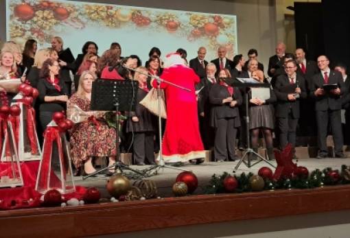 Με κάλαντα από την Ελλάδα και τον κόσμο μάγεψε το κοινό ο Μουσικός Όμιλος Σπάρτης