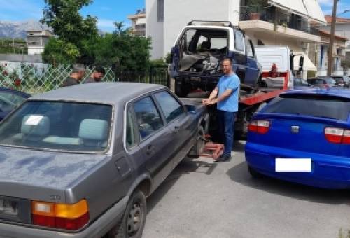 Σε εξέλιξη η εκστρατεία  για τα εγκαταλελειμμένα οχήματα στη Σπάρτη