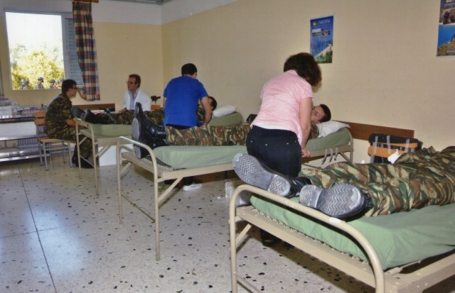 &Alpha;&iota;&mu;&omicron;&delta;&omicron;&sigma;ί&alpha; &kappa;&alpha;&iota; &theta;&epsilon;ί&alpha; &lambda;&epsilon;&iota;&tau;&omicron;&upsilon;&rho;&gamma;ί&alpha; &sigma;&tau;&omicron; &Kappa;&Epsilon;&Epsilon;&Mu;