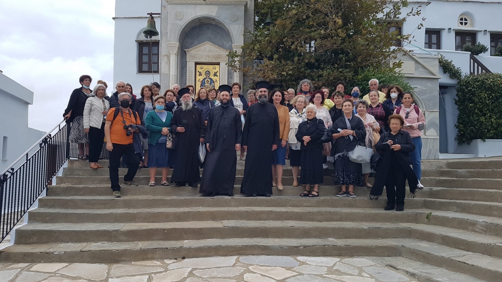 &Sigma;&tau;&eta;&nu; &Tau;ή&nu;&omicron; &gamma;&iota;&alpha; &pi;&rho;&omicron;&sigma;&kappa;ύ&nu;&eta;&mu;&alpha; &epsilon;&nu;&omicron;&rho;ί&tau;&epsilon;&sigmaf; &tau;&omicron;&upsilon; &Alpha;&gamma;ί&omicron;&upsilon; &Sigma;&pi;&upsilon;&rho;ί&delta;&omega;&nu;&omicron;&sigmaf; &Sigma;&pi;ά&rho;&tau;&eta;&sigmaf;