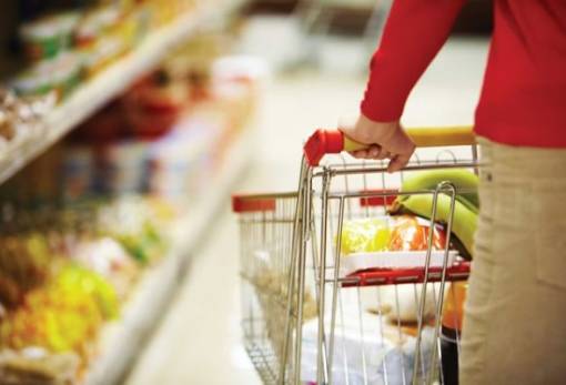 Πάνω από τον μέσο όρο της Ευρωζώνης παραμένει ο πληθωρισμός στην Ελλάδα