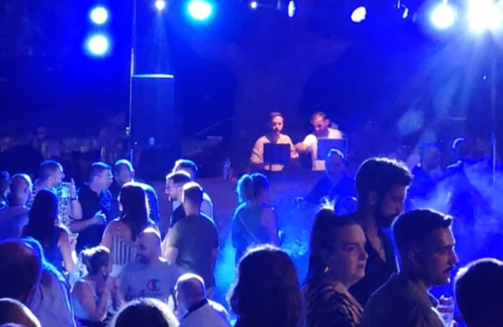 Katagiannis Summer Party: &Tau;&omicron; &mu;&epsilon;&gamma;&alpha;&lambda;ύ&tau;&epsilon;&rho;&omicron; &pi;ά&rho;&tau;&iota; &tau;&eta;&sigmaf; &Lambda;&alpha;&kappa;&omega;&nu;ί&alpha;&sigmaf; &sigma;&tau;&alpha; &Kappa;&alpha;&lambda;ύ&beta;&iota;&alpha; &Sigma;&omicron;&chi;ά&sigmaf;