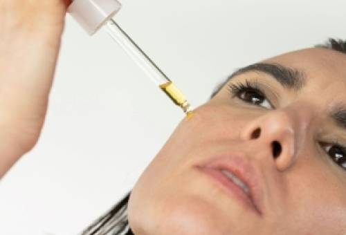 Η σπιτική θεραπεία που σβήνει τις ρυτίδες του προσώπου σε λίγες μόνο μέρες και φυσικά