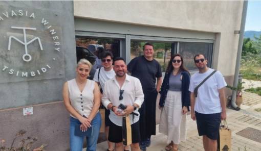 &laquo;&Mu;&pi;ά&sigma;&iota;&mu;&omicron;&raquo; &sigma;&tau;&eta;&nu; &tau;&omicron;&upsilon;&rho;&iota;&sigma;&tau;&iota;&kappa;ή &alpha;&gamma;&omicron;&rho;ά &tau;&eta;&sigmaf; &Tau;&omicron;&upsilon;&rho;&kappa;ί&alpha;&sigmaf; &mu;έ&sigma;&omega; &Lambda;&alpha;&kappa;&omega;&nu;ί&alpha;&sigmaf;
