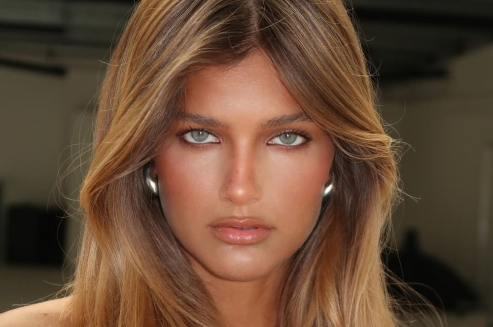 Marquise Layers: &Tau;&omicron; &kappa;&omicron;ύ&rho;&epsilon;&mu;&alpha; &pi;&omicron;&upsilon; &chi;&alpha;&rho;ί&zeta;&epsilon;&iota; ό&gamma;&kappa;&omicron;, &kappa;ί&nu;&eta;&sigma;&eta; &kappa;&alpha;&iota; &tau;έ&lambda;&epsilon;&iota;&omicron; face framing