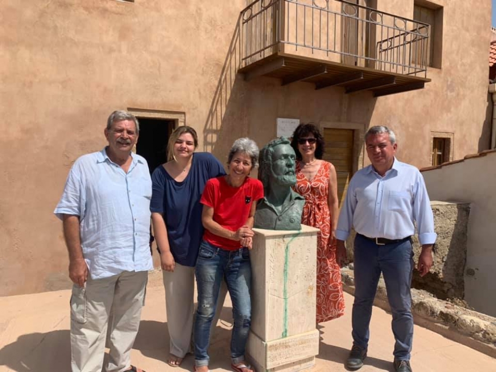 &Sigma;&tau;&eta; &Mu;&omicron;&nu;&epsilon;&mu;&beta;&alpha;&sigma;&iota;ά &eta; Έ&rho;&eta; &Rho;ί&tau;&sigma;&omicron;&upsilon; (&Phi;&Omega;&Tau;&Omicron;)