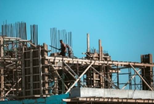 Χτίζει σε όγκο η οικοδομή στην Πελοπόννησο