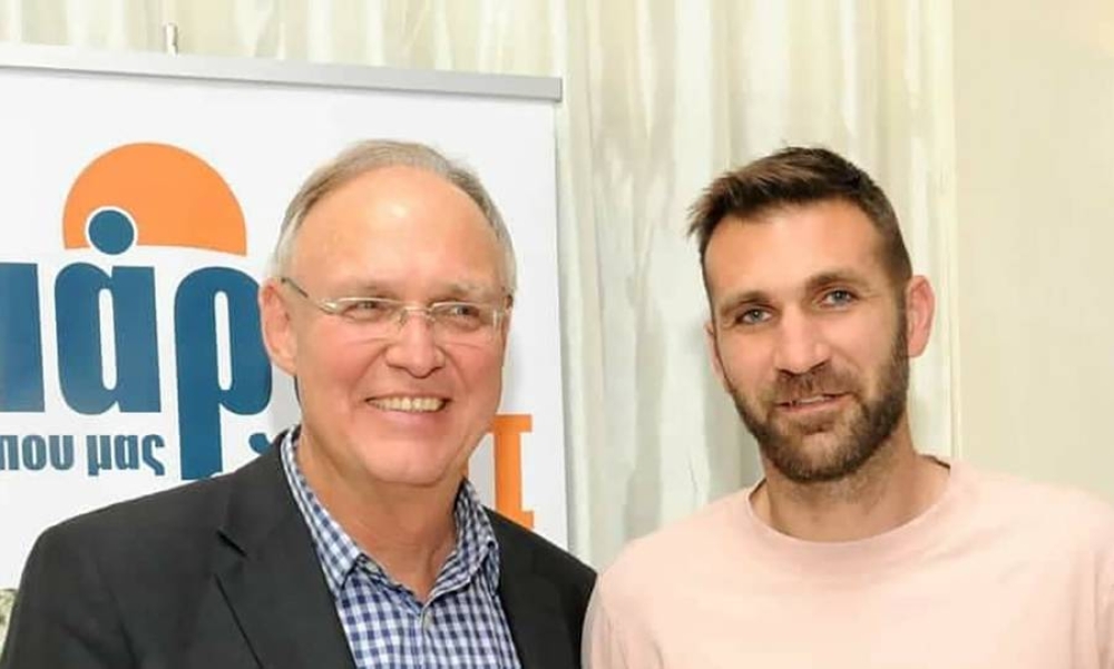 &laquo;&Epsilon;&pi;έ&sigma;&tau;&rho;&epsilon;&psi;&epsilon;&raquo; &gamma;&iota;&alpha; &tau;&alpha; &kappa;&alpha;&lambda;ά &sigma;&tau;&eta; &Delta;&eta;&mu;&omicron;&tau;&iota;&kappa;ή &Alpha;&rho;&chi;ή &omicron; &Alpha;&nu;&alpha;&sigma;&tau;&alpha;&sigma;ά&kappa;&omicron;&sigmaf;