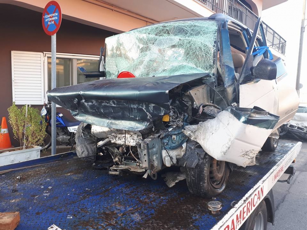&Alpha;&nu;&epsilon;ί&pi;&omega;&tau;&eta; &tau;&rho;&alpha;&gamma;&omega;&delta;ί&alpha;! &Tau;&rho;&epsilon;&iota;&sigmaf; &nu;&epsilon;&kappa;&rho;&omicron;ί &kappa;&alpha;&iota; έ&nu;&alpha;&sigmaf; &tau;&rho;&alpha;&upsilon;&mu;&alpha;&tau;ί&alpha;&sigmaf; &sigma;&epsilon; &tau;&rho;&omicron;&chi;&alpha;ί&omicron; &sigma;&tau;&iota;&sigmaf; &Kappa;&rho;&omicron;&kappa;&epsilon;έ&sigmaf; (&Phi;&Omega;&Tau;&Omicron;)