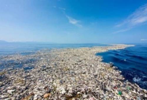 Τεράστιο «νησί» πλαστικών στον Ειρηνικό Ωκεανό