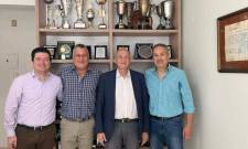 &Sigma;&tau;&eta; &Sigma;&pi;ά&rho;&tau;&eta; &omicron; &pi;&rho;ό&epsilon;&delta;&rho;&omicron;&sigmaf; &tau;&eta;&sigmaf; &Epsilon;&Omicron;&Kappa; &Beta;&alpha;&gamma;&gamma;έ&lambda;&eta;&sigmaf; &Lambda;&iota;ό&lambda;&iota;&omicron;&sigmaf;
