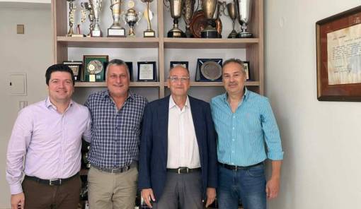 &Sigma;&tau;&eta; &Sigma;&pi;ά&rho;&tau;&eta; &omicron; &pi;&rho;ό&epsilon;&delta;&rho;&omicron;&sigmaf; &tau;&eta;&sigmaf; &Epsilon;&Omicron;&Kappa; &Beta;&alpha;&gamma;&gamma;έ&lambda;&eta;&sigmaf; &Lambda;&iota;ό&lambda;&iota;&omicron;&sigmaf;