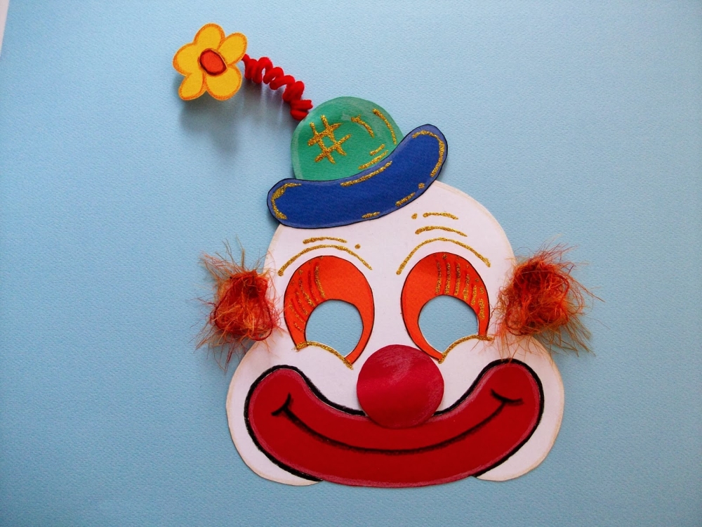 &Tau;&omicron; &delta;&iota;&kappa;ό &sigma;&alpha;&sigmaf; &sigma;&chi;ό&lambda;&iota;&omicron;: &laquo;&Alpha;&rho;&iota;&sigma;&tau;&epsilon;&rho;ά&raquo; &mu;&alpha;&sigma;&kappa;&alpha;&rho;&iota;&lambda;ί&kappa;&iota;&alpha;