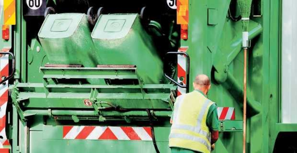 &Tau;&rho;&epsilon;&iota;&sigmaf; &pi;&rho;&omicron;&sigma;&lambda;ή&psi;&epsilon;&iota;&sigmaf; &sigma;&tau;&omicron; &Delta;ή&mu;&omicron; &Mu;&omicron;&nu;&epsilon;&mu;&beta;&alpha;&sigma;ί&alpha;&sigmaf;