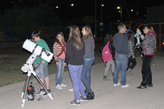 &laquo;&Mu;&iota;&alpha; &beta;&rho;&alpha;&delta;&iota;ά &kappa;ά&tau;&omega; &alpha;&pi;ό &tau;ʼ &alpha;&sigma;&tau;έ&rho;&iota;&alpha;&raquo; &sigma;&tau;&omicron; &Alpha;&phi;&upsilon;&sigma;&sigma;&omicron;ύ