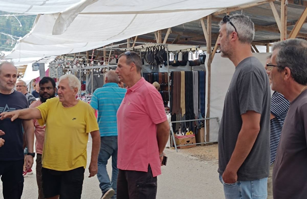 &Sigma;&tau;&eta;&nu; &epsilon;&mu;&pi;&omicron;&rho;&omicron;&pi;&alpha;&nu;ή&gamma;&upsilon;&rho;&eta; &Mu;&upsilon;&sigma;&tau;&rho;ά &omicron; &Beta;&alpha;&kappa;&alpha;&lambda;ό&pi;&omicron;&upsilon;&lambda;&omicron;&sigmaf;