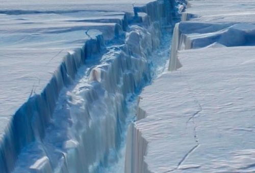 Ο σεισμός που ράγισε τους πάγους της Ανταρκτικής