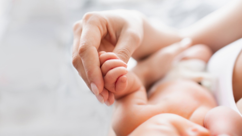 &Pi;&omicron;&iota;&epsilon;&sigmaf; &nu;έ&epsilon;&sigmaf; &mu;&eta;&tau;έ&rho;&epsilon;&sigmaf; &theta;&alpha; &lambda;ά&beta;&omicron;&upsilon;&nu; 13.190 &epsilon;&upsilon;&rho;ώ &gamma;&iota;&alpha; &tau;&eta; &gamma;έ&nu;&nu;&eta;&sigma;&eta; &tau;&omicron;&upsilon; &pi;&rho;ώ&tau;&omicron;&upsilon; &pi;&alpha;&iota;&delta;&iota;&omicron;ύ