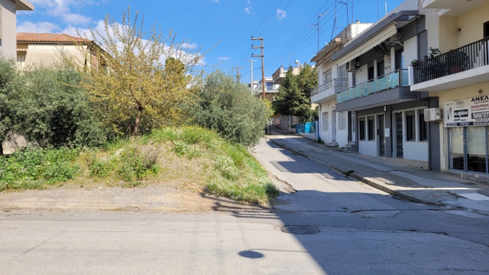 Διάνοιξη στενού Θερμοπυλών με το… στανιό και «σκιές»