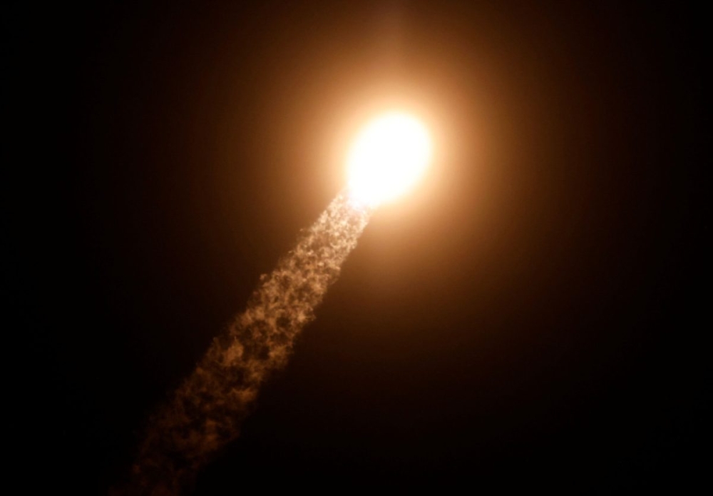 &Epsilon;&kappa;&tau;&omicron;&xi;&epsilon;ύ&tau;&eta;&kappa;&epsilon; &tau;&omicron; &sigma;&kappa;ά&phi;&omicron;&sigmaf; &tau;&eta;&sigmaf; SpaceX &pi;&omicron;&upsilon; &mu;&epsilon;&tau;&alpha;&phi;έ&rho;&epsilon;&iota; &tau;&omicron;&upsilon;&sigmaf; &pi;&rho;ώ&tau;&omicron;&upsilon;&sigmaf; &alpha;&nu;&theta;&rho;ώ&pi;&omicron;&upsilon;&sigmaf; &pi;ά&nu;&omega; &alpha;&pi;ό &tau;&omicron;&upsilon;&sigmaf; &pi;ό&lambda;&omicron;&upsilon;&sigmaf;