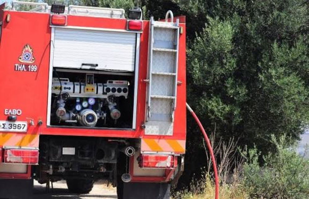 &Sigma;&tau;&omicron; &laquo;&tau;&rho;ί&alpha;&raquo; &omicron; &kappa;ί&nu;&delta;&upsilon;&nu;&omicron;&sigmaf; &phi;&omega;&tau;&iota;ά&sigmaf; &sigma;&tau;&eta; &nu;&omicron;&tau;&iota;&omicron;&alpha;&nu;&alpha;&tau;&omicron;&lambda;&iota;&kappa;ή &Lambda;&alpha;&kappa;&omega;&nu;ί&alpha;