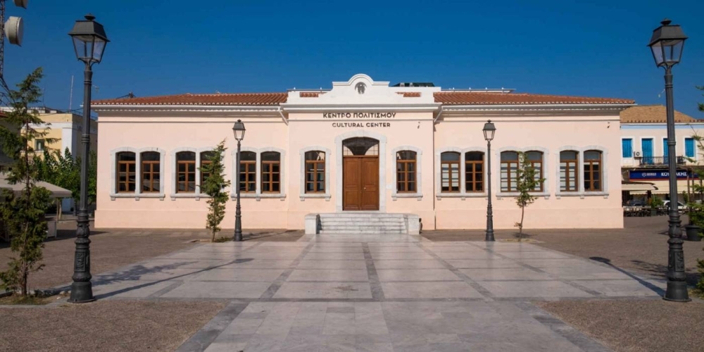 &Pi;&alpha;&rho;&omicron;&upsilon;&sigma;&iota;ά&zeta;&omicron;&nu;&tau;&alpha;&iota; &tau;&alpha; &beta;&iota;&beta;&lambda;ί&alpha; &tau;&omicron;&upsilon; &Sigma;&tau;. &Kappa;&alpha;&pi;&epsilon;&tau;&alpha;&nu;ά&kappa;&eta; &sigma;&tau;&omicron; &Gamma;ύ&theta;&epsilon;&iota;&omicron;