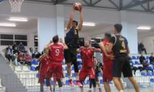 &Alpha;1&rsquo; &Epsilon;&Kappa;&Alpha;&Sigma;&Kappa;&Epsilon;&Nu;&Omicron;&Pi;: &Mu;&epsilon; &nu;ί&kappa;&epsilon;&sigmaf; &sigma;&upsilon;&nu;έ&chi;&iota;&sigma;&alpha;&nu; &Alpha;&Pi;&Omicron;&Epsilon;&Lambda;, &Sigma;&pi;&alpha;&rho;&tau;&iota;&alpha;&tau;&iota;&kappa;ό&sigmaf;, &Lambda;ά&kappa;&omega;&nu;&alpha;&sigmaf;