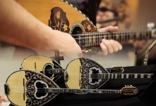 Το μπουζούκι «μιλάει» σε μια αυθεντική λαϊκή βραδιά στο Δαφνί