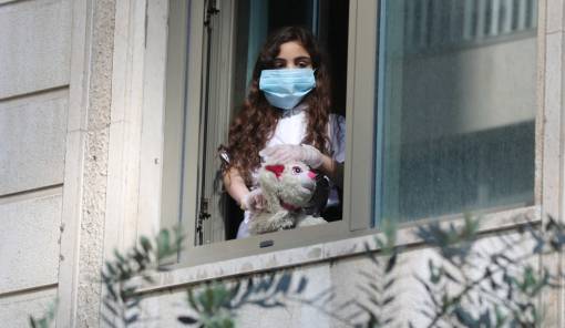 &Gamma;&iota;&alpha;&tau;ί &omicron;&iota; &epsilon;&iota;&delta;ή&sigma;&epsilon;&iota;&sigmaf; &gamma;&iota;&alpha; &nu;έ&omicron;&upsilon;&sigmaf; &iota;&omicron;ύ&sigmaf; &pi;&rho;&omicron;&kappa;&alpha;&lambda;&omicron;ύ&nu; &alpha;&kappa;ό&mu;&eta; &phi;ό&beta;&omicron; &mu;&epsilon;&tau;ά &tau;&eta;&nu; COVID-19