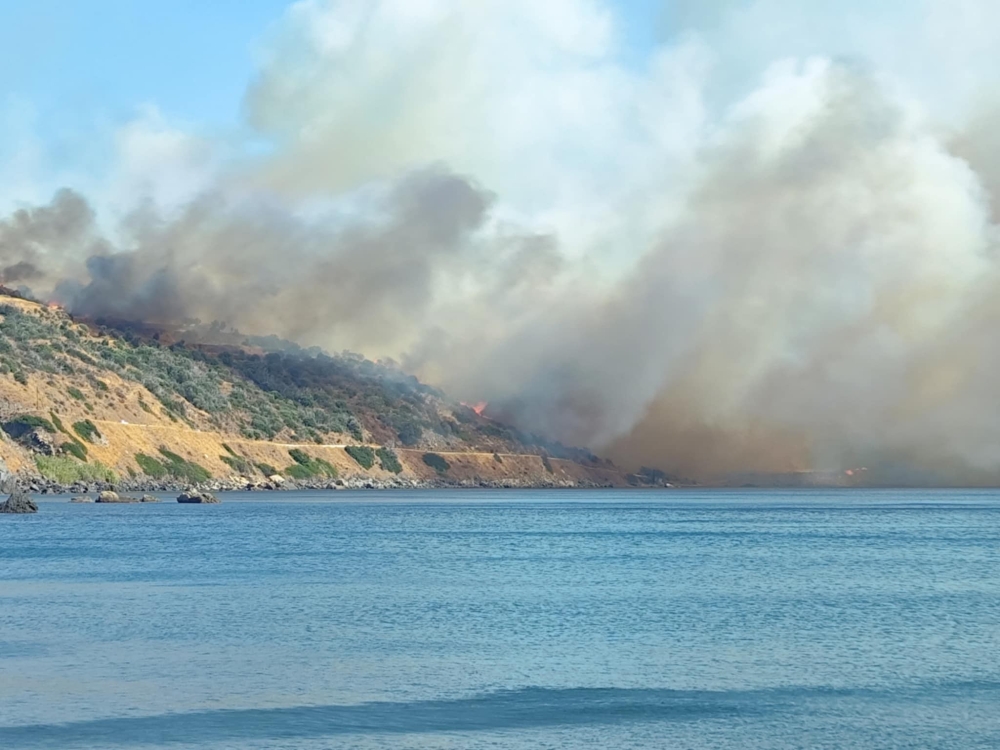 &Phi;&omega;&tau;&iota;ά &sigma;&tau;&omicron; &Lambda;ά&chi;&iota; &Delta;. &Mu;&omicron;&nu;&epsilon;&mu;&beta;&alpha;&sigma;ί&alpha;&sigmaf; (&Sigma;&Upsilon;&Nu;&Epsilon;&Chi;&Eta;&Sigma; &Epsilon;&Nu;&Eta;&Mu;&Epsilon;&Rho;&Omega;&Sigma;&Eta;)